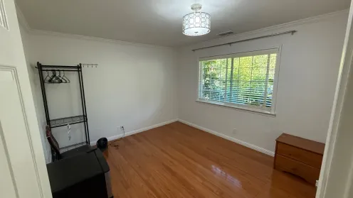Phòng ở San Jose, California - Cần nam độc thân đến mướn, có việc làm...