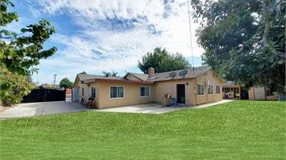 Nhà bán ở Stanton, California - NHÀ ĐẸP Beach/Ceristos 2,350 sf, đất...